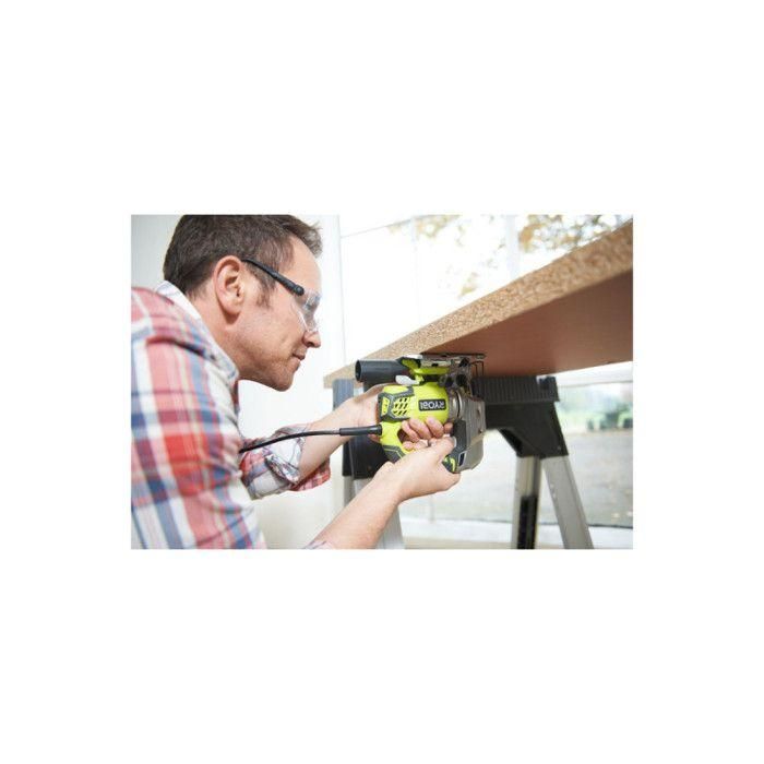 Rompecabezas RYOBI 680 W en estuche con 5 cuchillas 3 Rompecabezas RYOBI 680 W en estuche con 5 cuchillas 3