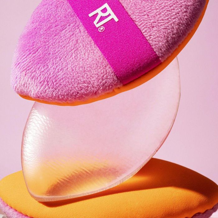 Real Techniques MIRACLE 2 IN 1 Powder Puff Duo - Set 2 Esponjas/Borlas de Maquillaje Doble Cara para Acabado Suave 'Efecto Filtro' 4