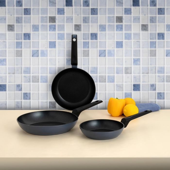 Bidasoa Set 3 Sartenes Aluminio Forjado Horizonte 18-22-26 cm Azul, Antiadherente 2 Capas, Asas Soft Touch, Apto Inducción y Todas Cocinas 1 Bidasoa Set 3 Sartenes Aluminio Forjado Horizonte 18-22-26 cm Azul, Antiadherente 2 Capas, Asas Soft Touch, Apto Inducción y Todas Cocinas 1