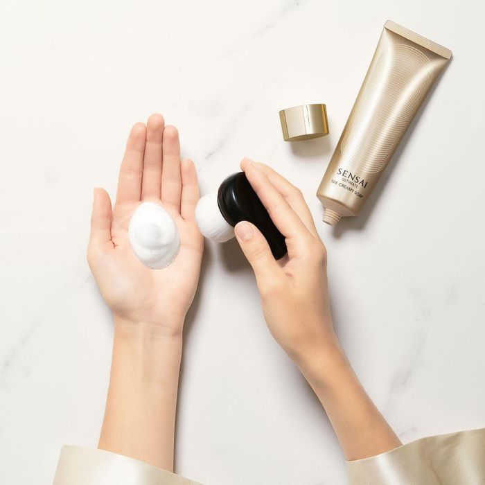 Sensai ULTIMATE the creamy soap Jabón cremoso 125 ml Limpiador facial que elimina impurezas, combate envejecimiento y aporta luminosidad Sensai ULTIMATE the creamy soap Jabón cremoso 125 ml Limpiador facial que elimina impurezas, combate envejecimiento y aporta luminosidad