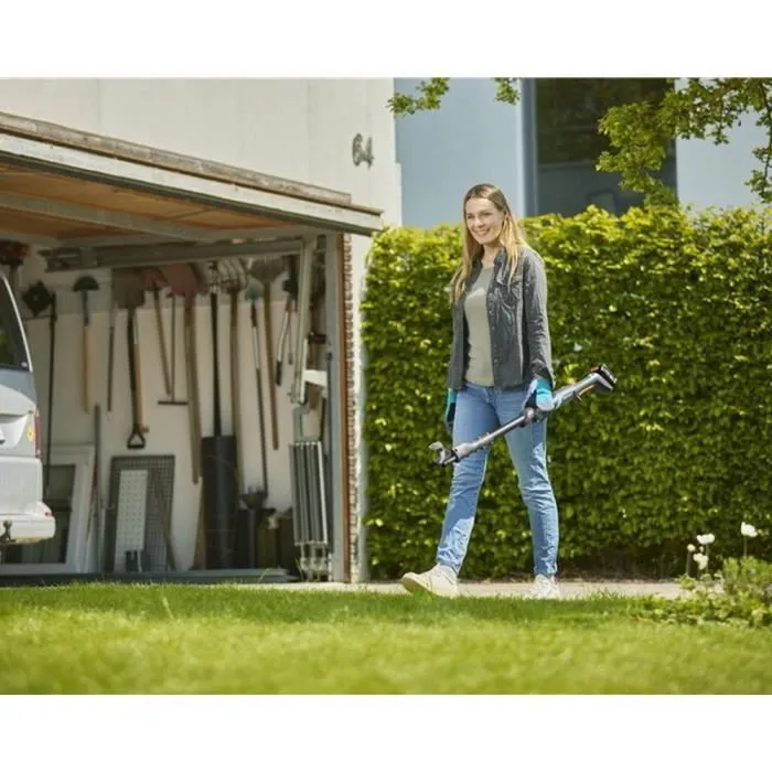 Gardena Cortadora de ramas EasyCut P4A 18 V Li-Ion / 2,0 Ah - corte máx. Ø 28 mm 3