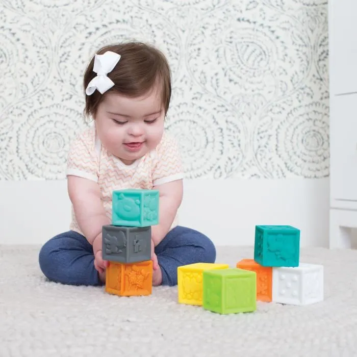 Infantino Juego de 8 Bolas Blandas, 8 Cubos Sensoriales y 4 Aspersores de Animales para Bebés a partir de 6 meses 5 Infantino Juego de 8 Bolas Blandas, 8 Cubos Sensoriales y 4 Aspersores de Animales para Bebés a partir de 6 meses 5