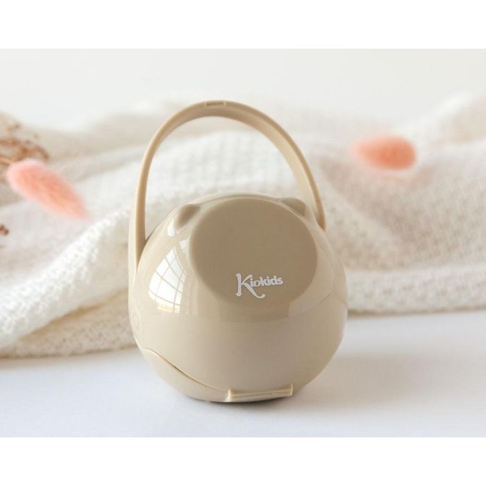 KioKids Portachupetes con Gancho Beige para Chupetes de Bebé +0 Meses. Transporte Higiénico, Apto Lavavajillas y Esterilizador 0 KioKids Portachupetes con Gancho Beige para Chupetes de Bebé +0 Meses. Transporte Higiénico, Apto Lavavajillas y Esterilizador 0