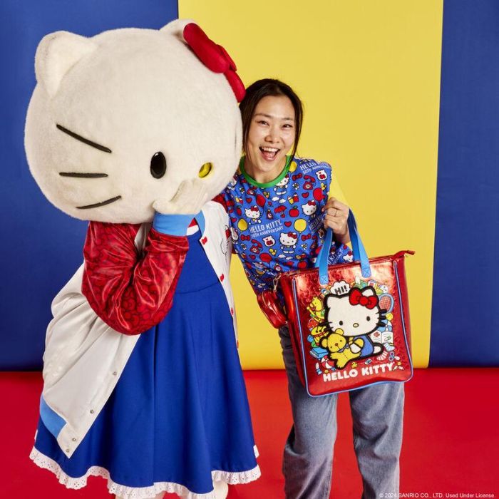 Bolso + monedero 50th Anniversary Hello Kitty Loungefly 5