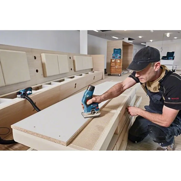 Bosch Professional 06016B0000 Cortabordes GKF 12V-8 con 2 Baterías de 3,0 Ah en Lboxx 3