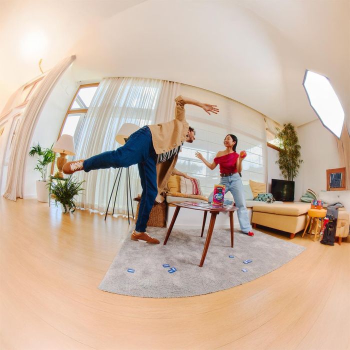 Party & Co. Rush Juego de Mesa de Fiesta Contrarreloj. Para 4 Jugadores. Incluye 240 Cartas y Relojes de Arena. Edad +14 Años. 3