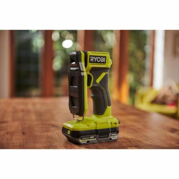 Ryobi RYO4892210239631 Linterna LED compacta 18V, 3 intensidades: 800/400/100 Lúmenes, Plegable y con gancho 4 Ryobi RYO4892210239631 Linterna LED compacta 18V, 3 intensidades: 800/400/100 Lúmenes, Plegable y con gancho 4