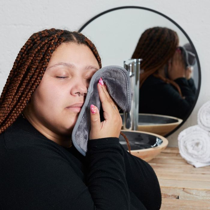 Cosmetic Club Toalla Desmaquillante Reutilizable Lavable para Maquillaje con Agua 1