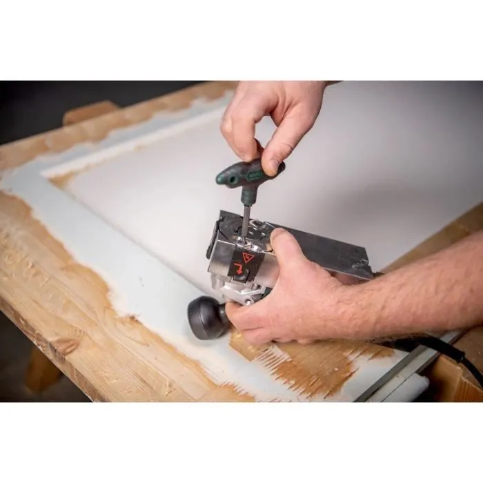 Metabo Fresadora de madera LF 850 S con 4 cuchillas de metal duro, conexión de aspiración 2