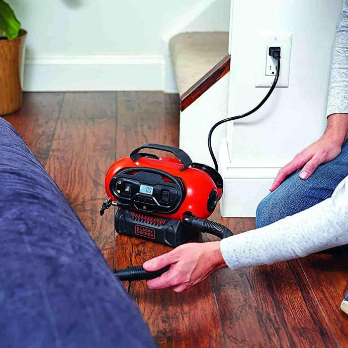 BLACK + DECKER BDCINF18N-QS Inflador-Compresor con o sin cable - Batería de 18 V / Cable de 220 V - 11 Barras / 160 PSI - 3 Agujas 1