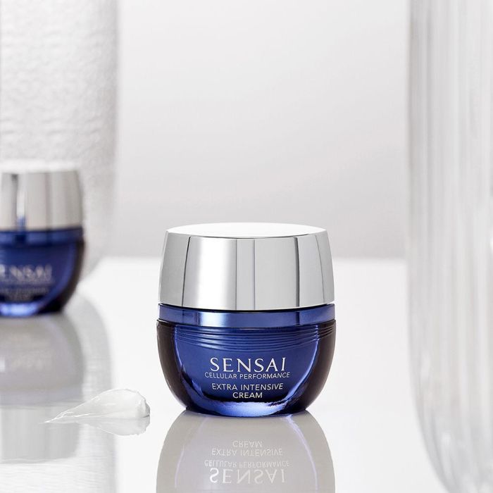 Sensai CELLULAR PERFORMANCE Extra Intensive Cream 40 ml - Crema Facial Reafirmante Efecto Flash 2