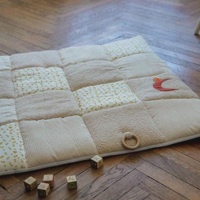 Domiva DOM1735260115884 Alfombra de juego Luna de Miel Patchwork con Aro de madera y luna decorativa 2