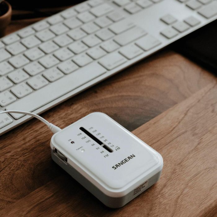 Radio Portátil Sangean Blanco AM/FM 3 Radio Portátil Sangean Blanco AM/FM 3