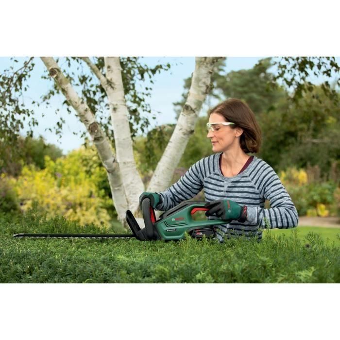 Cortasetos Universal Hedge Cut 18V-50 sin batería Bosch 3 Cortasetos Universal Hedge Cut 18V-50 sin batería Bosch 3