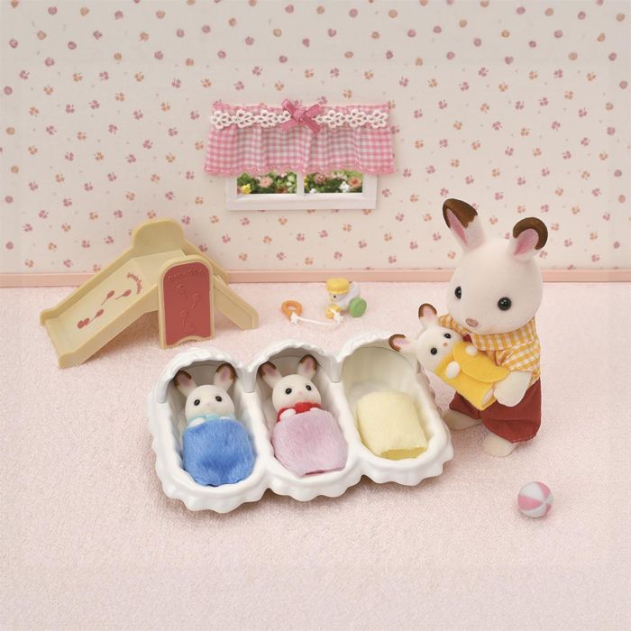 Sylvanian Families 5532 Habitación de los Trillizos con 3 Figuras de Bebé, Cunita y Accesorios para Niños +3 Años 1 Sylvanian Families 5532 Habitación de los Trillizos con 3 Figuras de Bebé, Cunita y Accesorios para Niños +3 Años 1