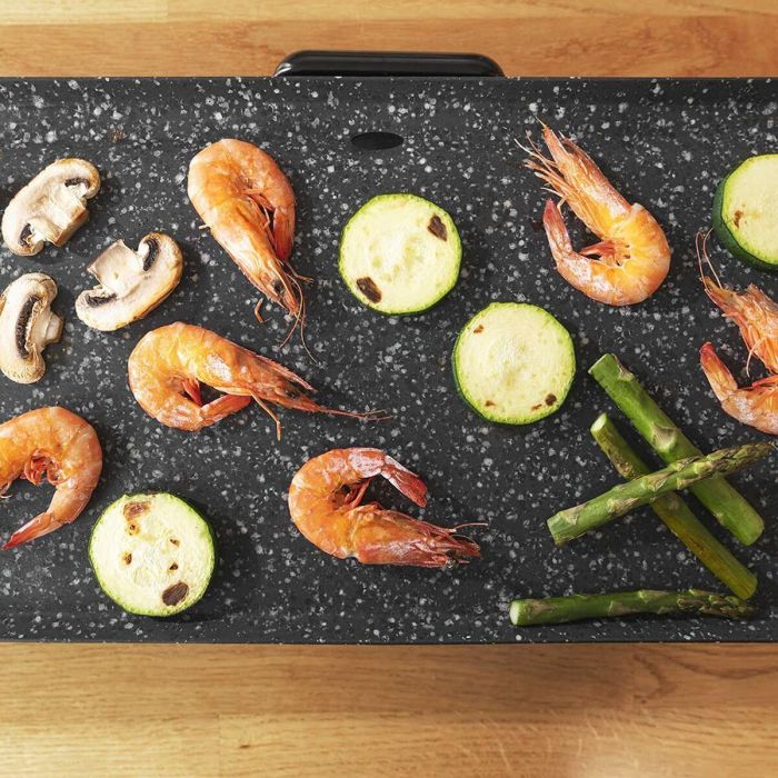 Cecotec 03196 Plancha de Asar Eléctrica Tasty&Grill 3000 RockWater XL, 2400W, RockStone, 70x22cm, Termostato, Bandeja Grasas, Negra 6