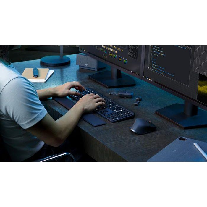 Logitech Logitech MX Keys S Combo Performance Combo: MX Master 3S, MX Keys S & MX Palm Rest The Master Series by Logitech 4 Logitech Logitech MX Keys S Combo Performance Combo: MX Master 3S, MX Keys S & MX Palm Rest The Master Series by Logitech 4