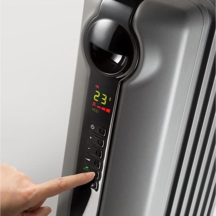 Radiador en baño de aceite RADIA DELONGHI - 1500W - 3 etapas de calentamiento - Tecnología Real Energy - Pantalla digital - Batería 3 Radiador en baño de aceite RADIA DELONGHI - 1500W - 3 etapas de calentamiento - Tecnología Real Energy - Pantalla digital - Batería 3