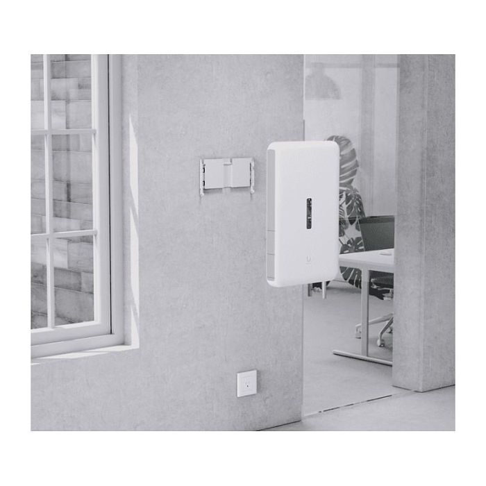 Ubiquiti UDW Dream Wall Blanco Montaje en Pared Metal 6 dBi 128 GB SSD