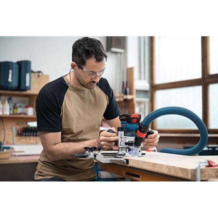 Bosch GKF 18V-8 Akku-Kantenfräse 12