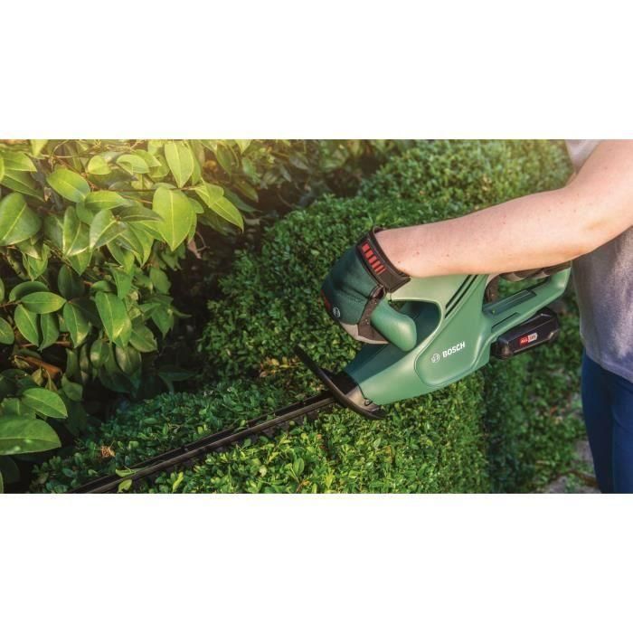 Cortasetos inalámbrico BOSCH - 18V EasyHedgeCut 18-45 - 2x2,0Ah 2 Cortasetos inalámbrico BOSCH - 18V EasyHedgeCut 18-45 - 2x2,0Ah 2