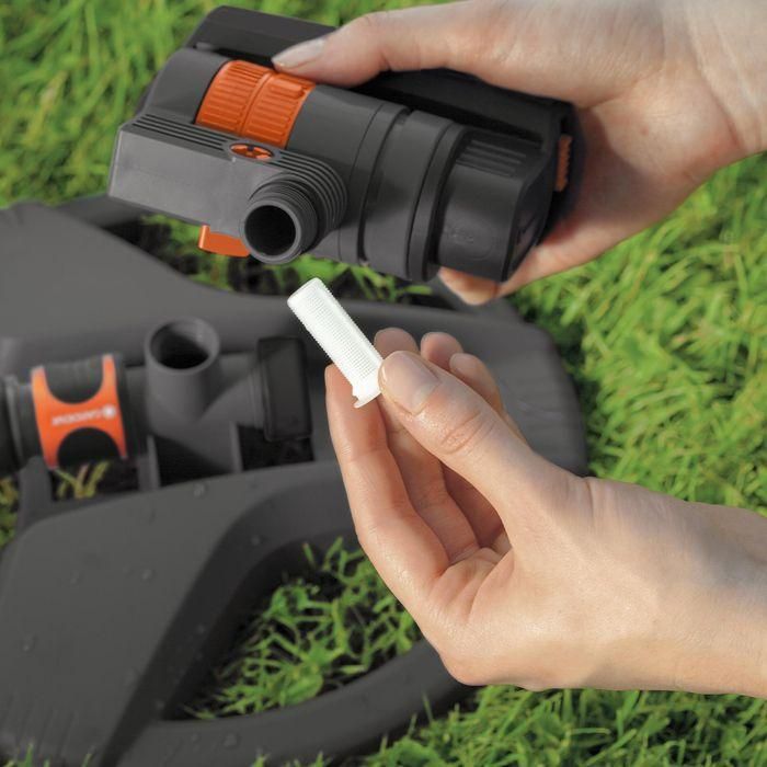 Gardena Aspersor Oscilante AquaZoom Compacto para Jardín/Huerta, Riego 9-216m², Alcance 3-16m, Ancho 3-12m, Zonas Cuadradas/Rectangulares 1