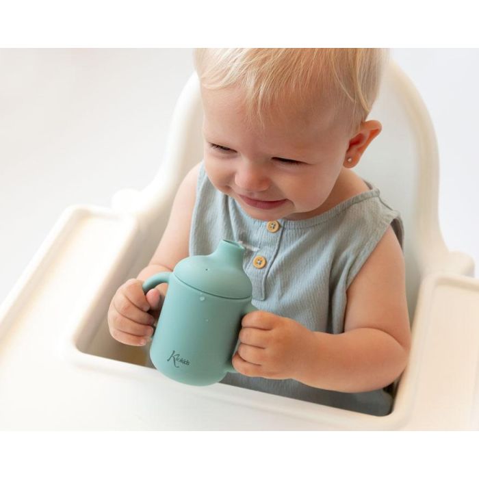 KioKids Taza de Silicona Sage con Asas y Boquilla para Bebés +4 Meses, Libre de BPA, Apta Microondas y Lavavajillas 1