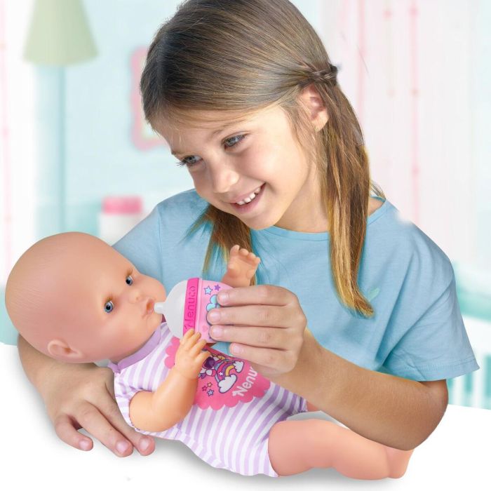 Famosa Nenuco con Biberón Sonajero, Muñeco Bebé para Niños de 1 a 7 años, Contenido: Nenuco con pijama y biberón. 2