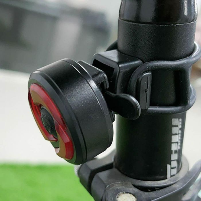 Edm Luz led trasera de bicicleta - 0.5w, Luz roja, Flash lento/rápido, Autonomía 17h, Incluye USB 6 Edm Luz led trasera de bicicleta - 0.5w, Luz roja, Flash lento/rápido, Autonomía 17h, Incluye USB 6