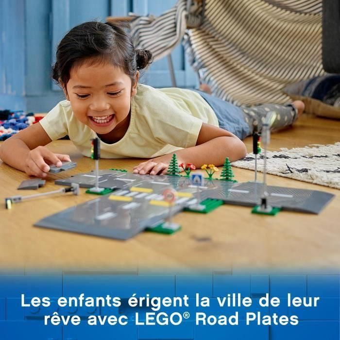 LEGO 60304 City Intersección para montar, set de construcción de carreteras con paneles, farolas y señales que brillan en la oscuridad 3 LEGO 60304 City Intersección para montar, set de construcción de carreteras con paneles, farolas y señales que brillan en la oscuridad 3