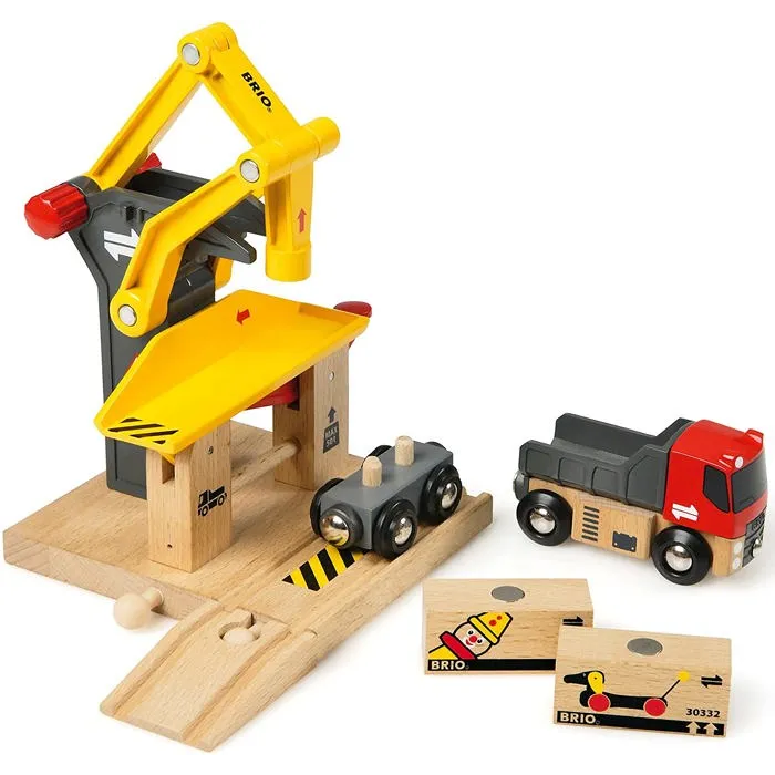 BRIO World 33280 Grúa de carga con camión y rampa, juego de construcción para niños y niñas a partir de 3 años 1