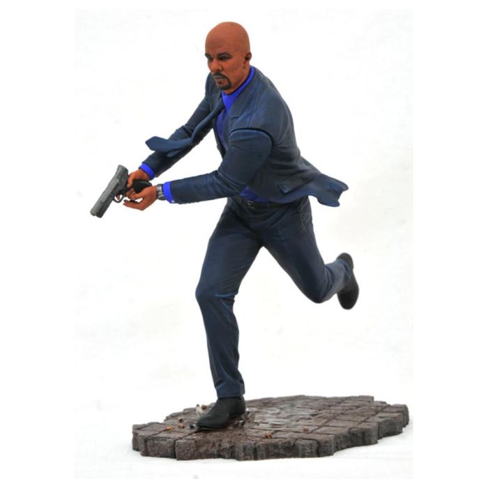 DIAMOND SELECT Figura Diorama John Wick 2 Cassian 23cm PVC Gallery Esculpida por Rocco Tartamella Diseñada por Caesar 1 DIAMOND SELECT Figura Diorama John Wick 2 Cassian 23cm PVC Gallery Esculpida por Rocco Tartamella Diseñada por Caesar 1