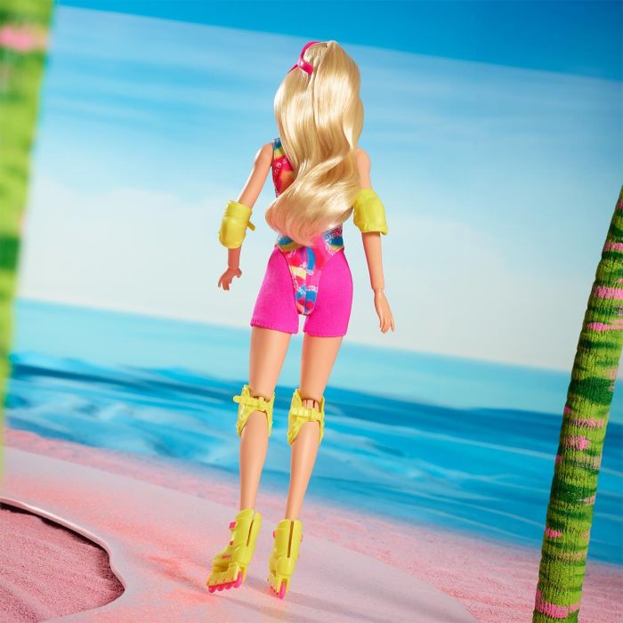 Barbie Hrb04 Muñeca The Movie Coleccionable Patinadora Mallas Multicolor, Visera Rosa y Patines Neón 4