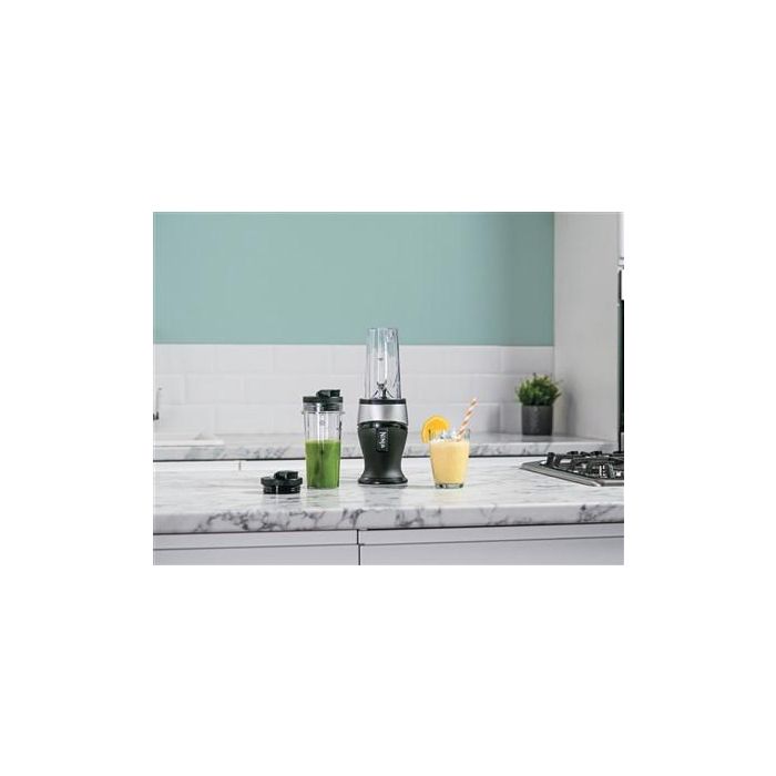 Ninja QB3001EUS Batidora de Vaso Individual para Smoothies 700W con 2 Vasos y Tapas de Viaje 4