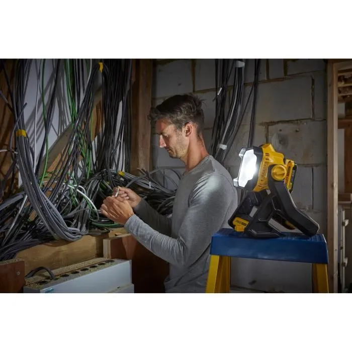 Stanley Fatmax SFMCL030B-XJ Lámpara LED para Proyector 18V 750-1850 Lúmenes Batería no incluida 5