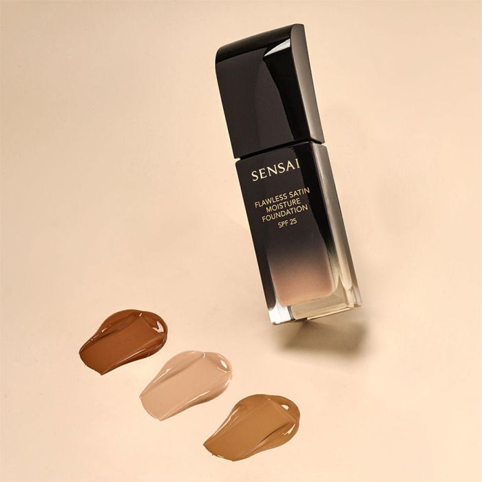 Sensai FLAWLESS SATIN moisture foundation #FS202-Ochre Beige 30 ml Base de maquillaje fluido SPF20 3