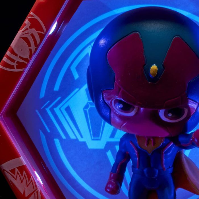 Set Figuras led WOW! POD Vision + Scarlet Marvel 4