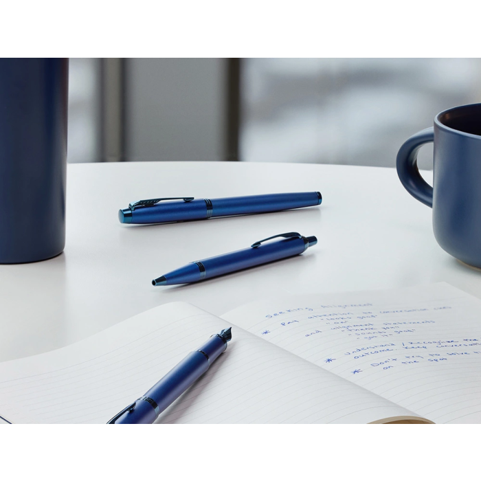 Roller Parker Im Monochrome Azul 4