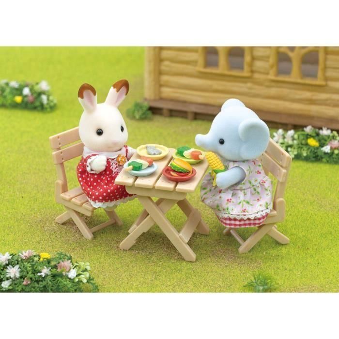 Sylvanian Families Niña Elefante - Juego de Picnic con Parrillada para 4 Personajes y 22 Accesorios 4 Sylvanian Families Niña Elefante - Juego de Picnic con Parrillada para 4 Personajes y 22 Accesorios 4
