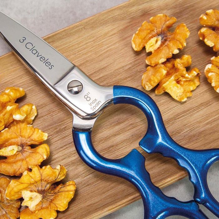 3 Claveles Tijeras de Cocina Multiusos de Acero Inoxidable 8" (20,3cm) Forjadas con Filo Dentado y Dedales Azules 7 3 Claveles Tijeras de Cocina Multiusos de Acero Inoxidable 8" (20,3cm) Forjadas con Filo Dentado y Dedales Azules 7