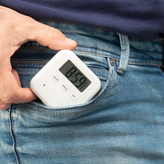 Innovagoods Pastillero Inteligente Electrónico con Reloj, Alarma y Cronómetro, 4 Compartimentos, Hermético, Tamaño Bolsillo 4