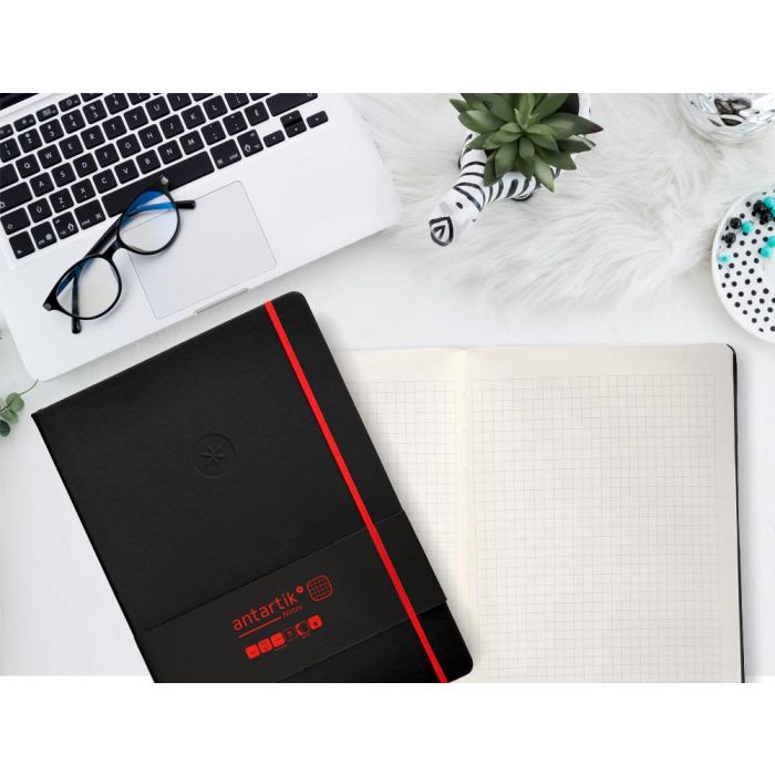 Cuaderno Con Gomilla Antartik Notes Tapa Dura A4 Hojas Cuadricula Negro Y Rojo 100 Hojas 80 gr Fsc 9