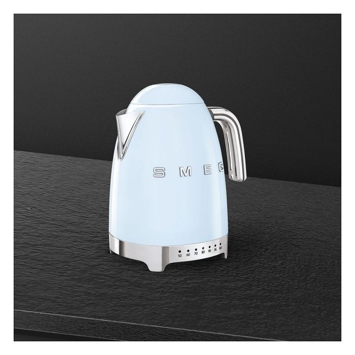 Smeg KLF04PBEU Hervidor de Agua Retro Estilo Años 50, 1.7 L, 2400 W, 7 Temperaturas, Azul Pastel, Acero Inoxidable, Apagado Automático