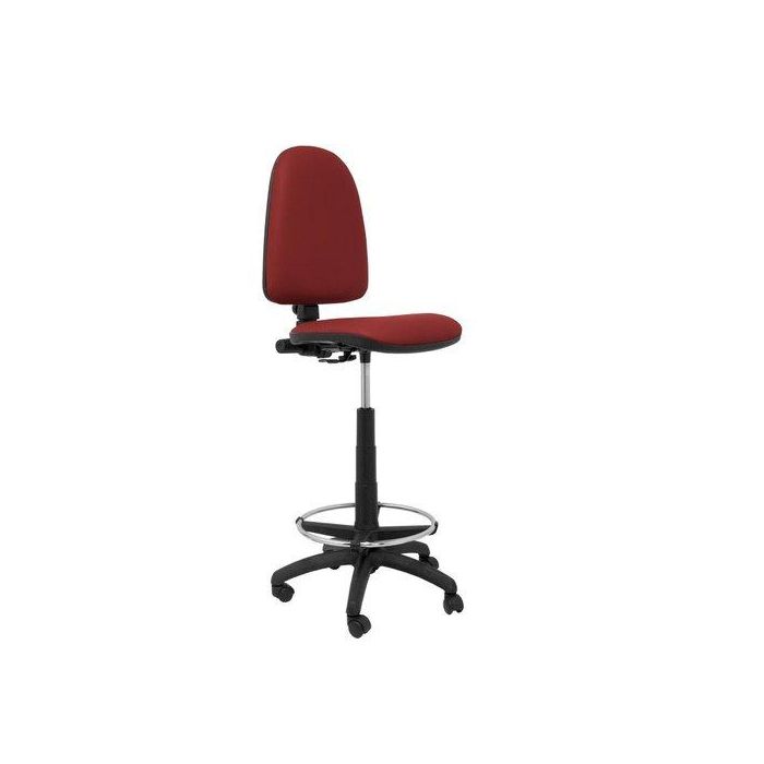 Taburete Piqueras Y Crespo Ayna Ergonomico Mecanismo De Contacto Permanente Regulable En Altura Y Aro Reposapies Asiento Y Respaldo Tapizados Similpiel Granate