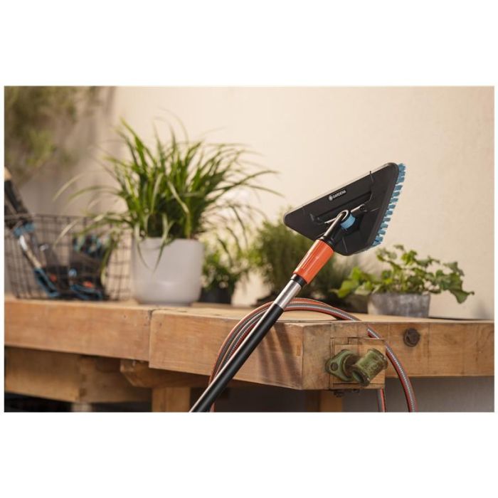 Gardena Cepillo de cerdas duras triangular flex cleansystem para limpieza de superficies duras y rincones 18814-20 2