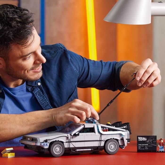 LEGO 10300 Regreso al Futuro Máquina del Tiempo 4 LEGO 10300 Regreso al Futuro Máquina del Tiempo 4