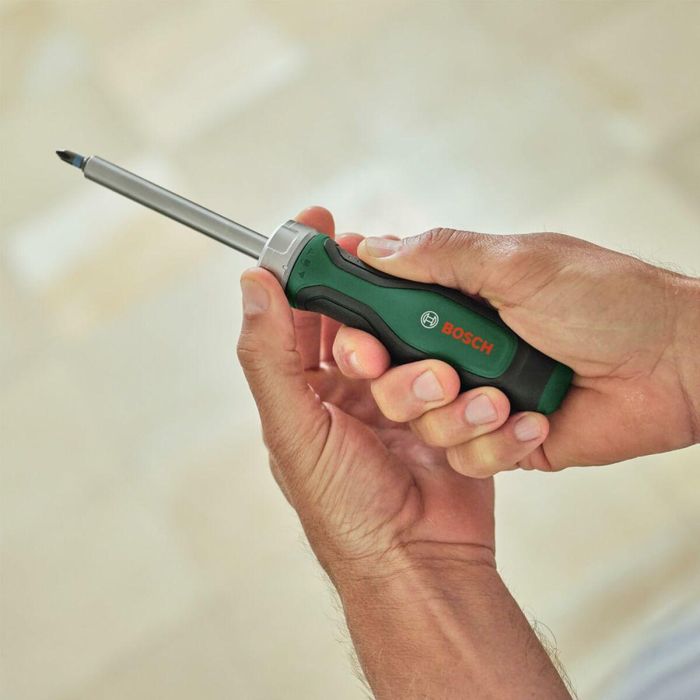 Bosch BOS4053423254099 Destornillador de trinquete con punta, mecanismo de 36 dientes, portapuntas magnético y mango de agarre suave 4 Bosch BOS4053423254099 Destornillador de trinquete con punta, mecanismo de 36 dientes, portapuntas magnético y mango de agarre suave 4