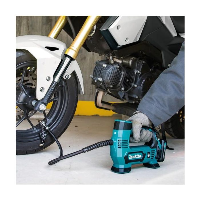 Makita MP100DZ Akku-Kompressor 1