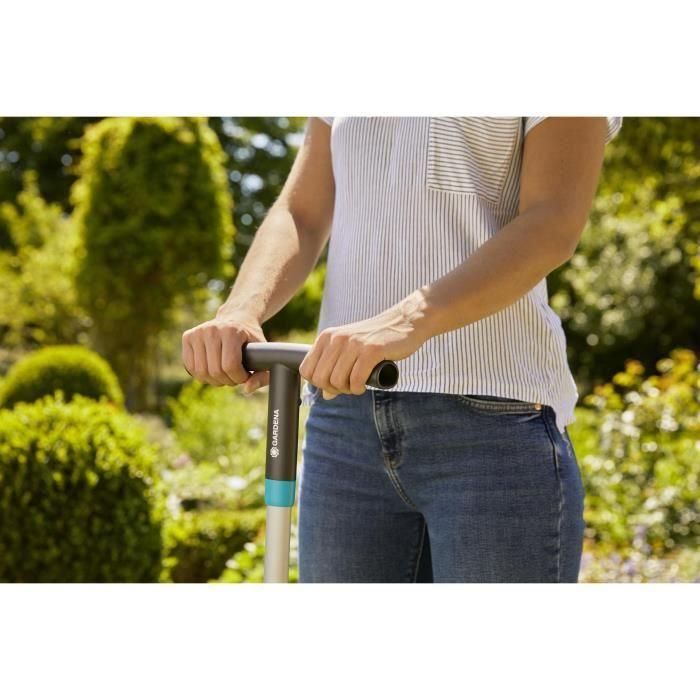 Gardena 360 Eliminador de Malezas de Césped - Sistema Patentado para Uso de Pie - Mango y Patas de Metal - 25 Años de Garantía 1 Gardena 360 Eliminador de Malezas de Césped - Sistema Patentado para Uso de Pie - Mango y Patas de Metal - 25 Años de Garantía 1