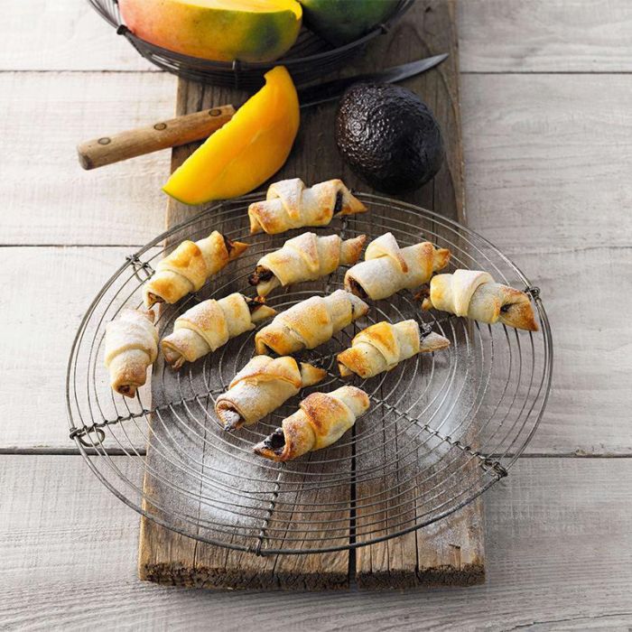 Quttin Rodillo Cortador Croissant con Dimensiones 38 cm Largo x 6,5 cm Ancho (12 Unidades) Quttin Rodillo Cortador Croissant con Dimensiones 38 cm Largo x 6,5 cm Ancho (12 Unidades)